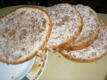 Бисквитный ореховый торт со сгущенкой