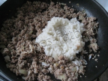 Блины с мясом и рисом на кефире