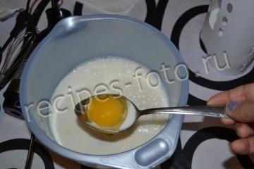 Блины с начинкой: колбасой, рисом и яйцом на молоке