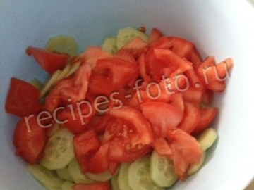 Диетический салат из редиса с огурцом и помидорами без майонеза "Весенний"