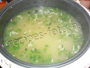 Гороховый суп в мультиварке с копчеными ребрышками