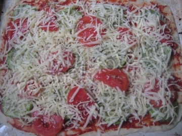 Овощная пицца с кабачками