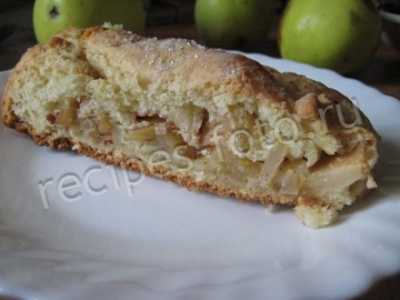 Яблочный пирог из творожного теста с корицей