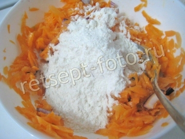 Кабачковый торт с морковью и луком