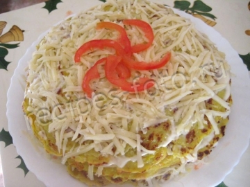 Кабачковый торт с сыром и помидорами