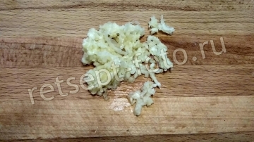 Картошка с сыром, чесноком и майонезом в духовке