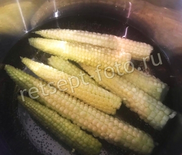 Кукуруза консервированная в початках