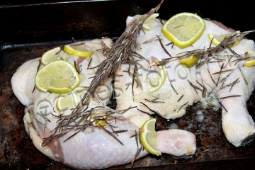 Куриные ножки с лимоном и чесноком в духовке