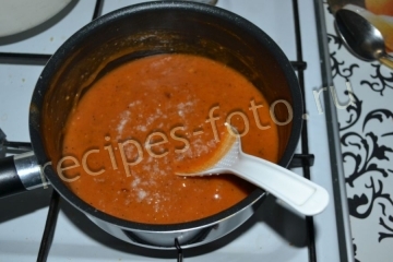 Курица в томатном соусе в духовке