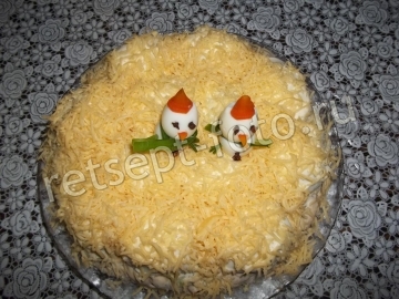 Новогодний салат "Снеговики" с копченой курицей