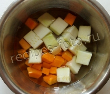 Овощное пюре из тыквы, кабачка и стручковой фасоли на кефире для детей от 9 месяцев