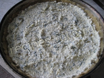 Песочный пирог с творогом и зеленью