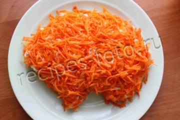 Салат "Ежик" с корейской морковью и курицей