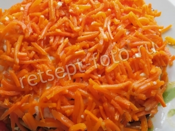 Салат "Подсолнух" с корейской морковью и курицей