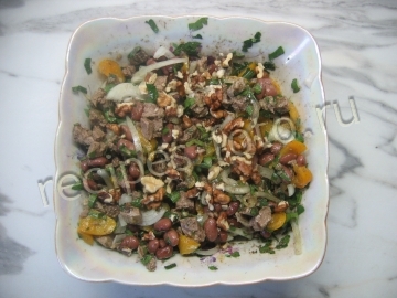 Салат "Тбилиси" с говядиной и фасолью