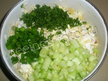 Салат с копченым кальмаром и огурцом: простой и вкусный рецепт