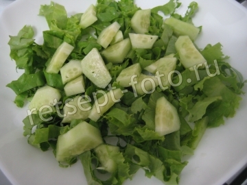 Салат с тунцом и листовым салатом