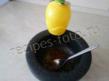 Скумбрия с лимоном и зеленью в духовке в фольге