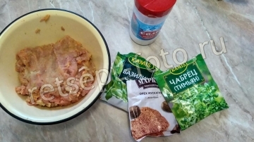 Спагетти с фрикадельками и креветочным соусом