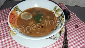Суп из кильки в томатном соусе с рисом