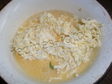 Суп из шпината с яйцом и плавленым сыром