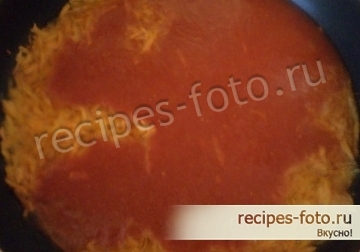 Рыбные тефтели с рисом в томатном соусе в духовке