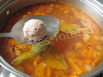 Томатный суп с фрикадельками из фарша и рисом: рецепт с фото