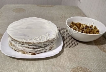 Торт "Медовик" со сметанным кремом