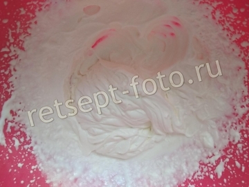 Торт "Молочная девочка" со сметанно-сливочным кремом и персиками