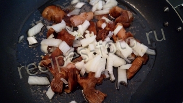 Тушеная капуста с грибами и картошкой
