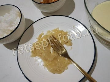 Творожно-рисовая запеканка с изюмом без сахара для детей 2 года