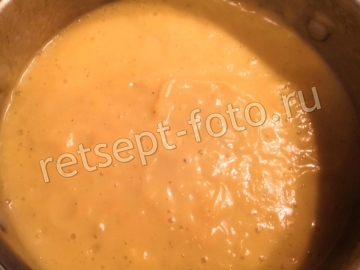 Тыквенный суп-пюре со сливками и мускатным орехом