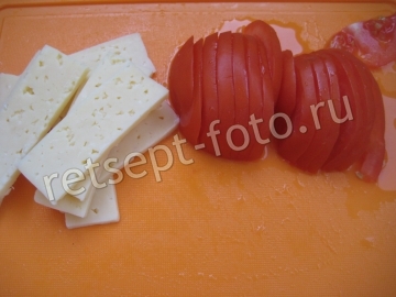Веер из баклажанов с сыром и помидорами