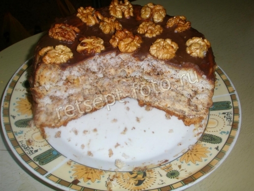 Бисквитный ореховый торт со сгущенкой