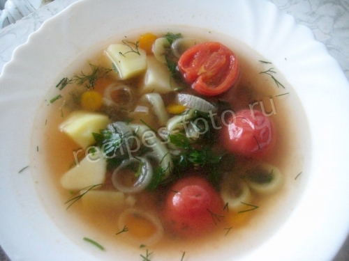 Овощной суп с перцем и помидорами