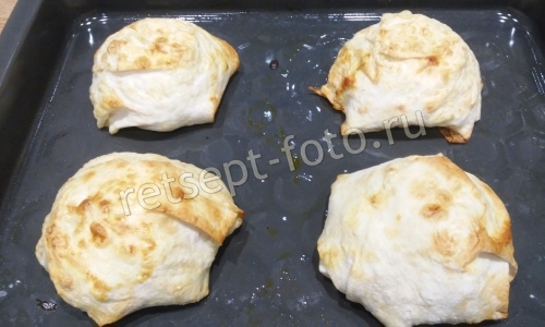 Пирожки из лаваша с курицей и картошкой в духовке