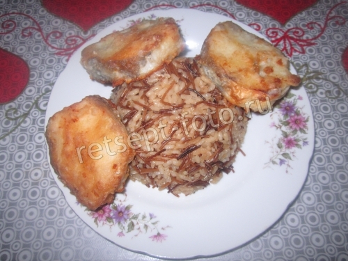 Рис с макаронами и рыбой в кляре