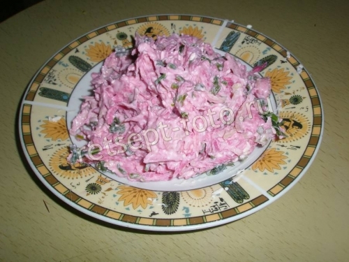 Салат из красной редьки с плавленым сыром