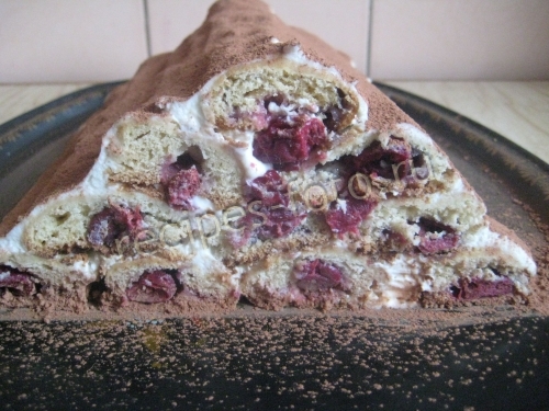 Торт "Монастырская изба" с вишней и сметанным кремом