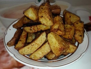 Картофель запеченный в духовке по-деревенски со специями 