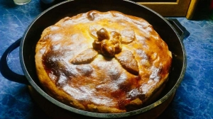Пирог с мясом и картошкой в духовке 