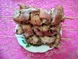Шашлык из свинины в духовке на шпажках 