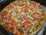 Пицца с грибами на толстом тесте 