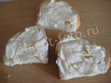 Бутерброды со шпротами, плавленым сыром и огурцом