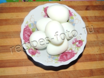 Фаршированные яйца с сыром: рецепт с фото