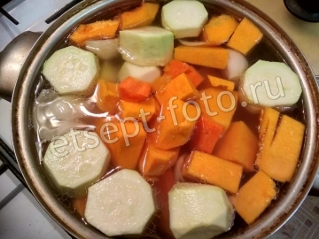 Голландский суп-пюре из тыквы и картофеля с мясом