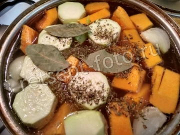 Голландский суп-пюре из тыквы и картофеля с мясом