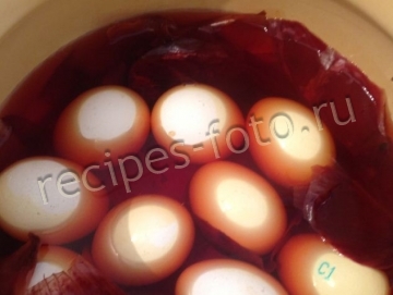 Как красить яйца в луковой шелухе на Пасху