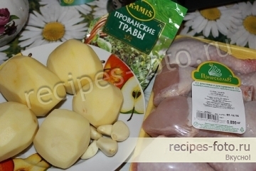 Как запечь куриные ножки с картошкой и чесноком в рукаве