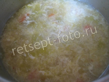 Легкий суп с кабачками и яйцом